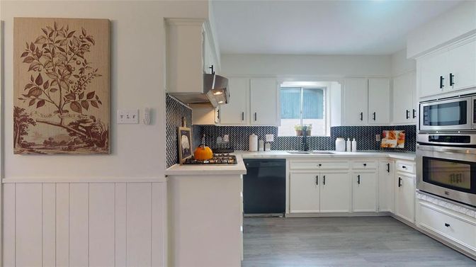 Interior, Kitchen, Stainless Steel Appliances, Wood Texture Flooring