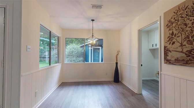 Interior, Pendant Lights, Wood Texture Flooring