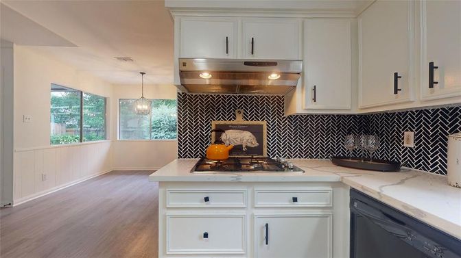Interior, Kitchen, Pendant Lights, Wood Texture Flooring