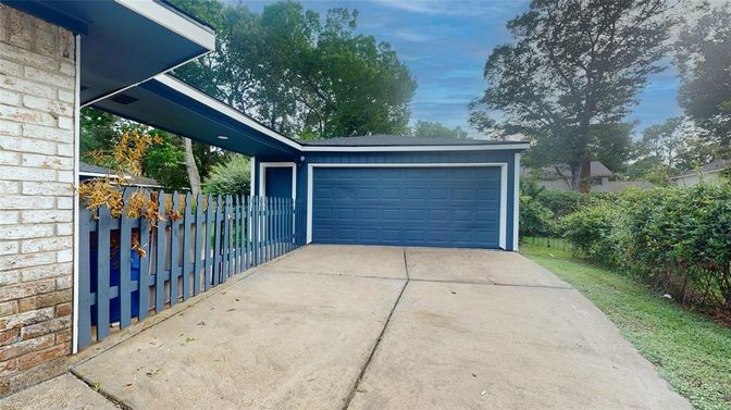Detached Garage, Exterior