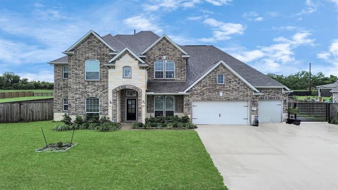 Attached, Exterior, Facade, Brick Facade, Brick Traditional