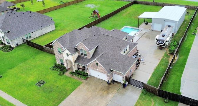 Exterior, Drone