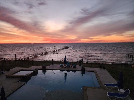 Exterior, Pool, Water