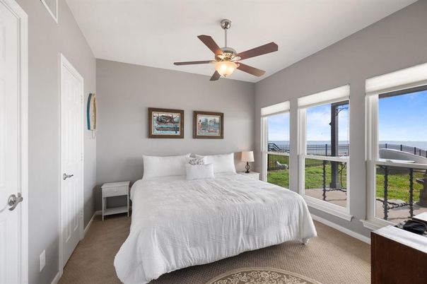 Bedroom, Interior, Water