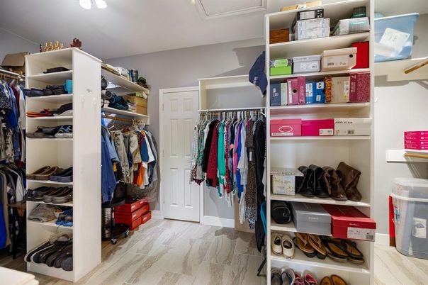 Interior, Walk-in Closets, Wood Texture Flooring