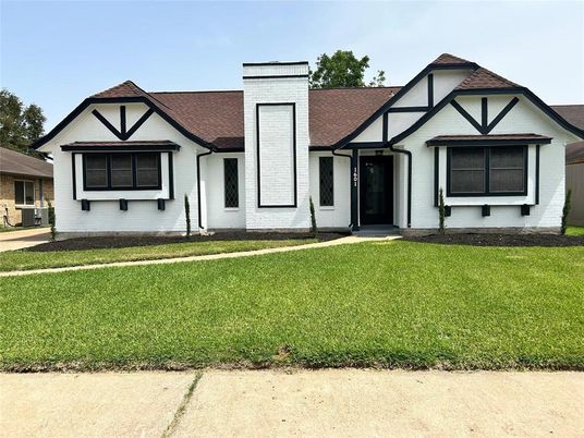 Exterior, Facade, Tudor Revival