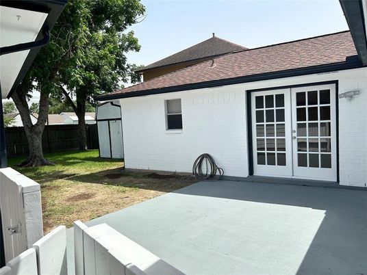 Backyard, Exterior