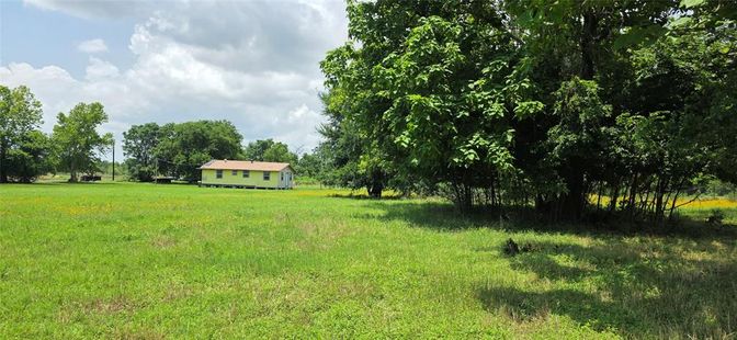 Backyard, Detached Garage, Exterior