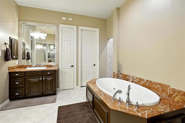 Bathroom, Dual Sink Vanities, Interior