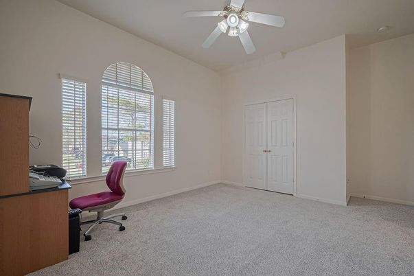 Home Office, Interior