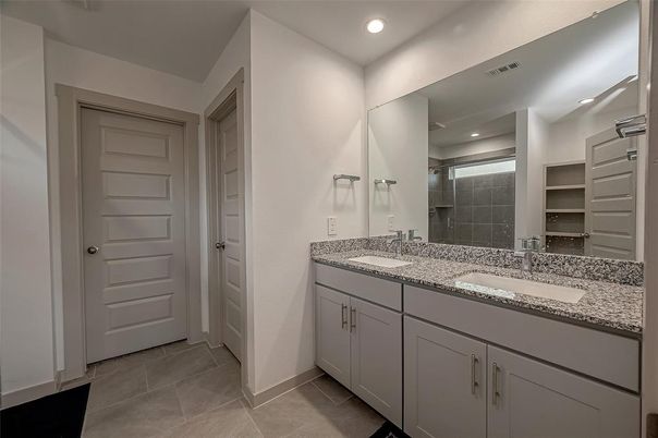 Bathroom, Dual Sink Vanities, Interior, Recessed Lighting