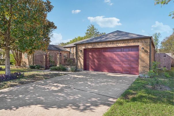 Detached Garage, Exterior