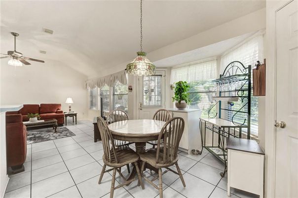 Dining room, Interior, Living room, Pendant Lights
