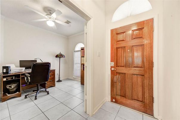 Home Office, Interior