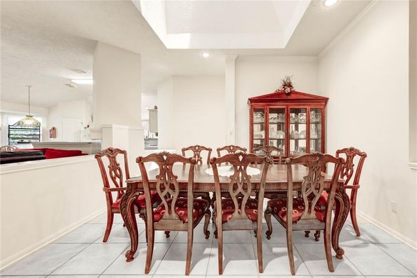 Dining room, Interior, Pendant Lights, Recessed Lighting