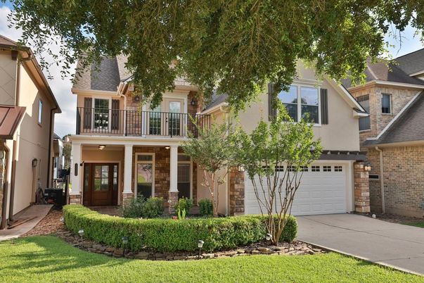 Attached, Exterior, Facade, Brick Facade, Farmhouse