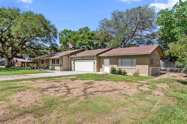 Attached, Backyard, Exterior, Facade, Ranch