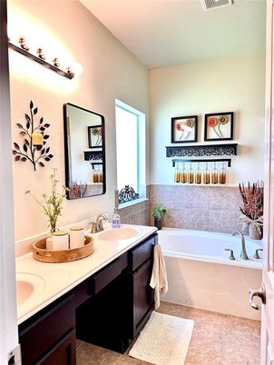 Bathroom, Dual Sink Vanities, Interior