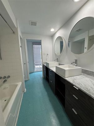 Bathroom, Dual Sink Vanities, Interior, Recessed Lighting