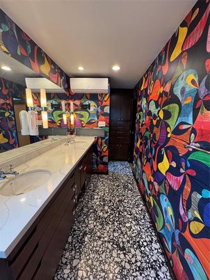 Bathroom, Dual Sink Vanities, Interior, Recessed Lighting