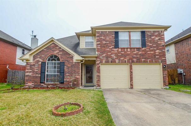 Attached, Exterior, Facade, Brick Facade, Brick Traditional