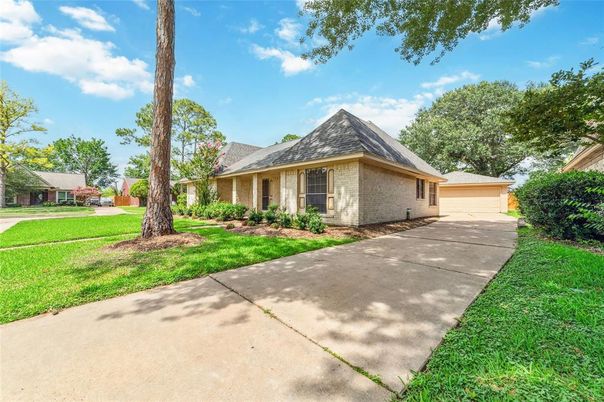 Backyard, Detached Garage, Exterior