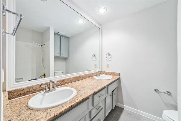 Bathroom, Dual Sink Vanities, Interior, Recessed Lighting