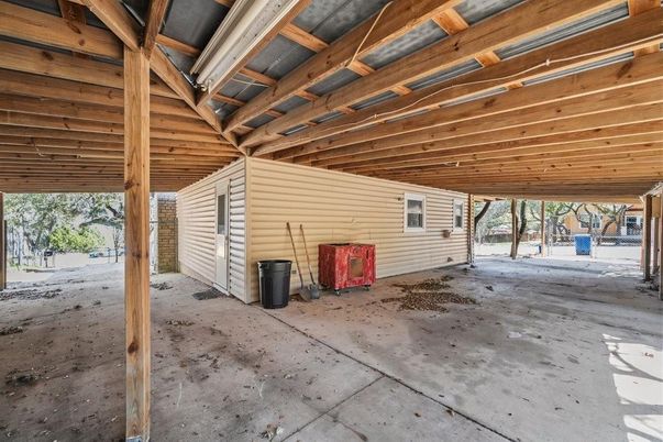 Exterior, Wooden Beams