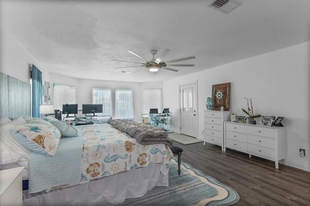 Bedroom, Home Office, Interior, Wood Texture Flooring