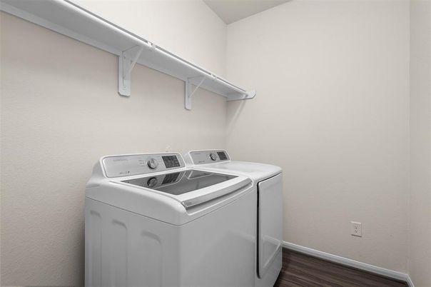 Interior, Washer, Wood Texture Flooring