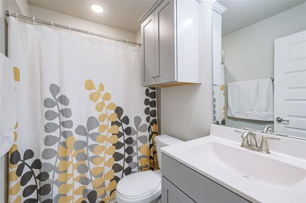 Bathroom, Interior, Recessed Lighting