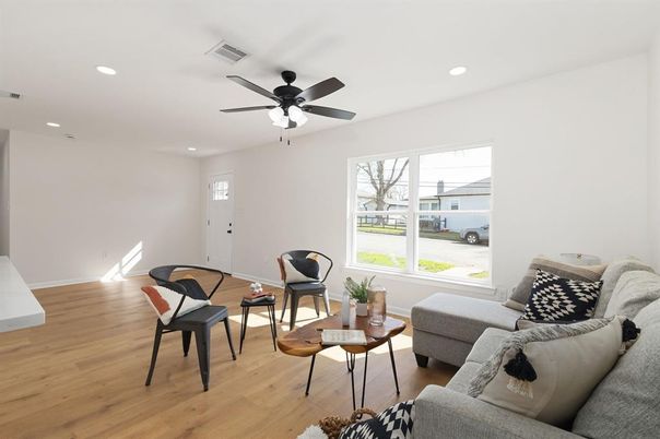 Interior, Living room, Recessed Lighting, Wood Texture Flooring