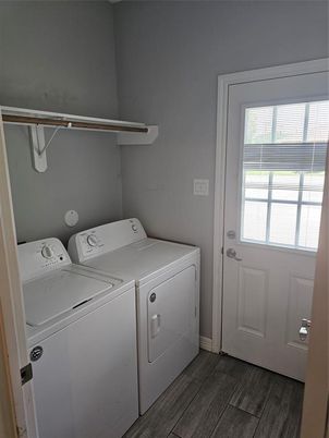 Interior, Utility Closets, Washer, Wood Texture Flooring