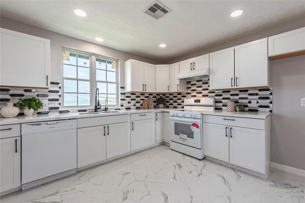 Interior, Kitchen, Marble, Recessed Lighting