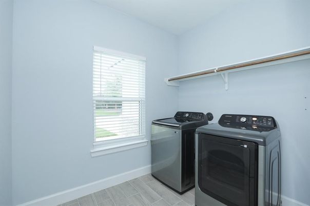 Interior, Washer, Wood Texture Flooring