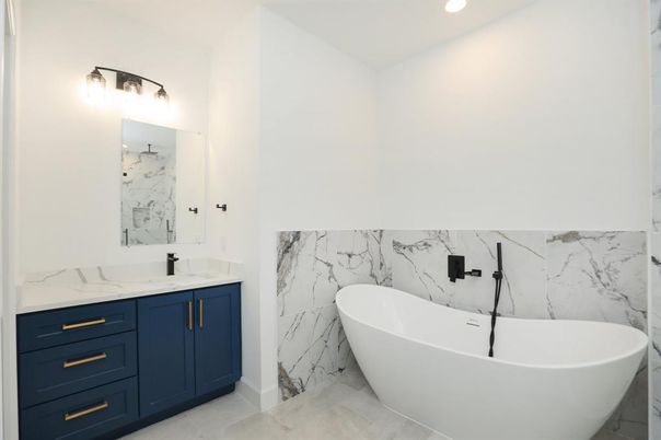 Bathroom, Free Standing Baths, Interior, Marble, Marble Walls, Recessed Lighting