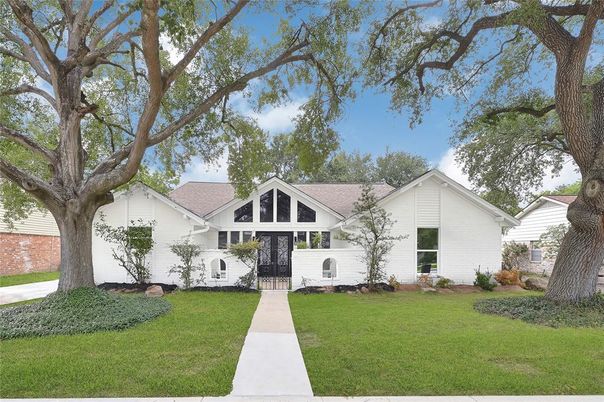 Exterior, Facade, Farmhouse