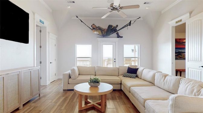 Interior, Living room, Recessed Lighting, Wood Texture Flooring
