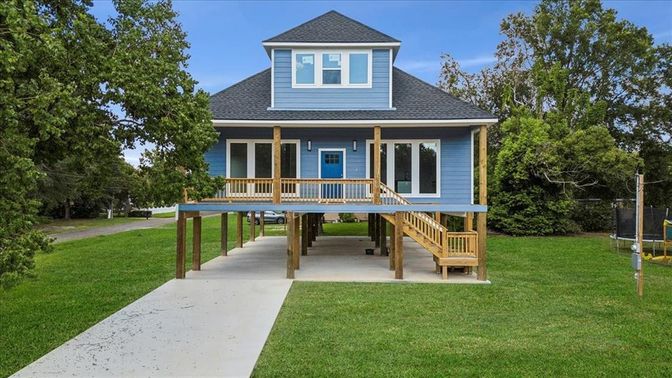 Backyard, Exterior, Facade, American Foursquare