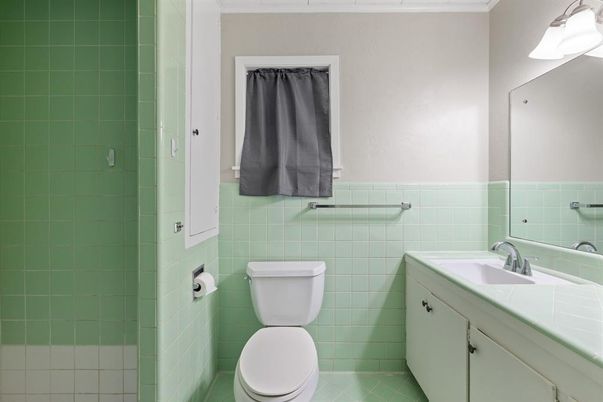 Bathroom, Interior, Tile Countertops