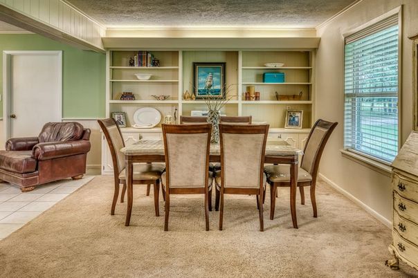 Dining room, Interior