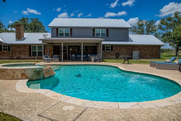 Exterior, Pool