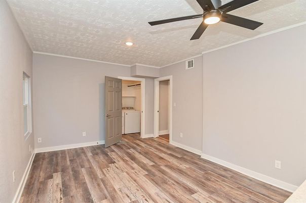 Empty room, Interior, Recessed Lighting, Wood Texture Flooring