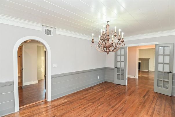 Chandelier, Empty room, Interior, Wood Texture Flooring