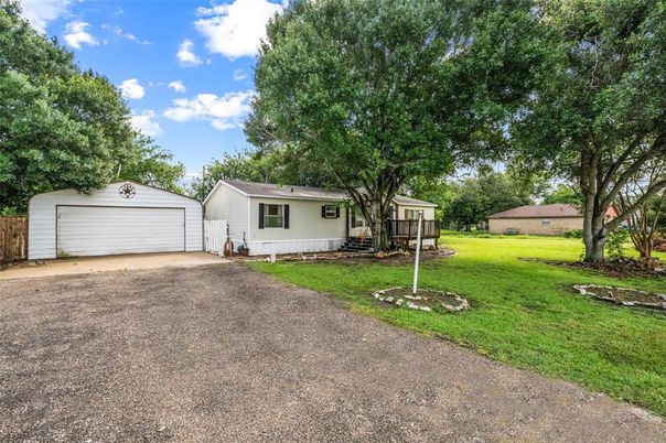 Backyard, Detached Garage, Exterior