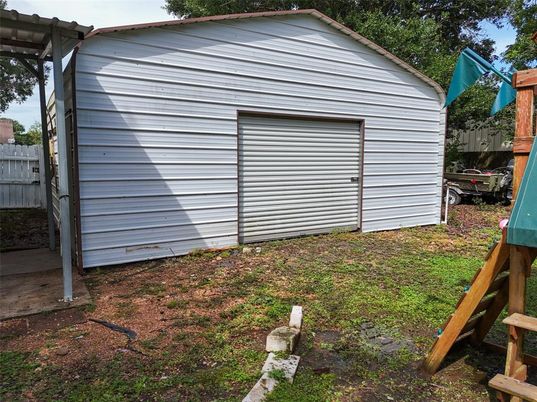 Detached Garage, Exterior
