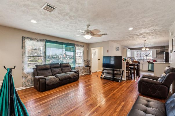 Chandelier, Dining room, Interior, Kitchen, Living room, Recessed Lighting, Wood Texture Flooring