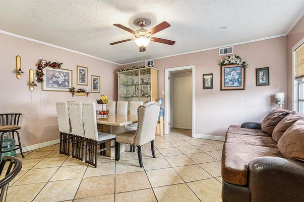 Dining room, Interior