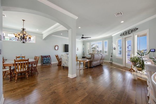Chandelier, Dining room, Interior, Living room, Recessed Lighting, Wood Texture Flooring
