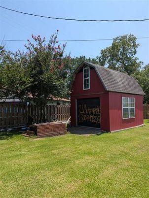 Backyard, Detached Garage, Exterior